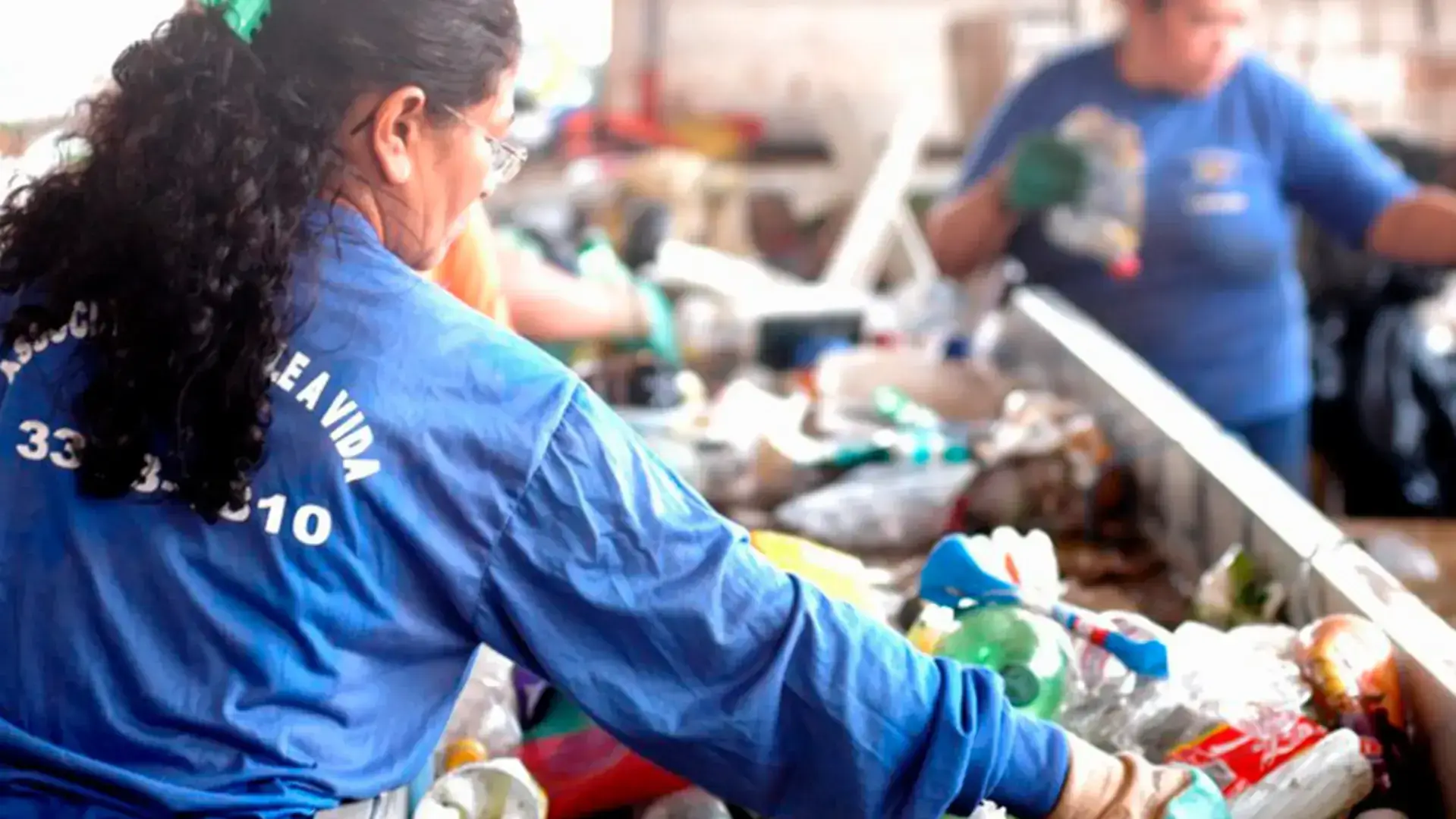 Apoio a catadores fortalece a base da reciclagem no Brasil